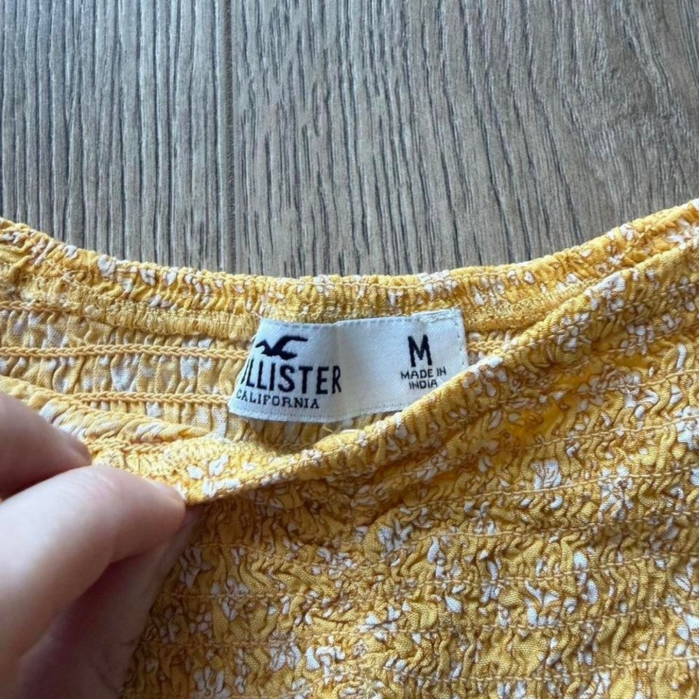Hollister‎ Yellow Smocked Puff Sleeve Crop Top Cottagecore M - Picture 2 of 3